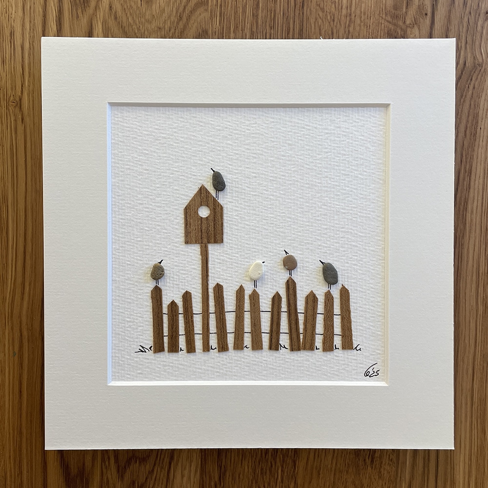 BILD UNIKAT Vögel auf Zaun mit Vogelhaus – Bild 4